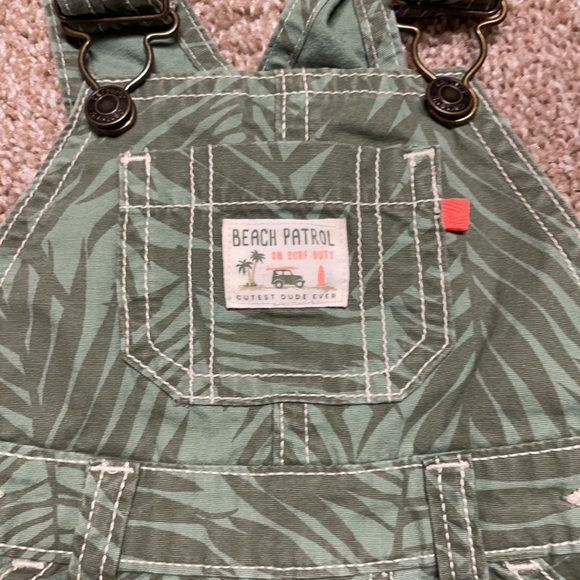 6 piece set of onesies and overalls. Like new! OshKosh, Carter’s, more! 6-12 mo. - Picture 12 of 14